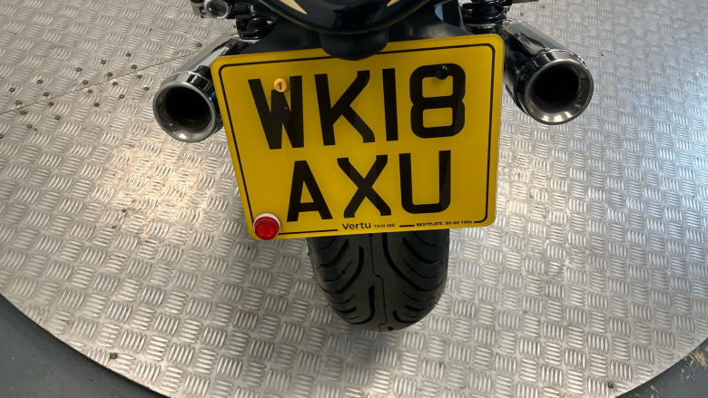 Norton Commando 961 SE